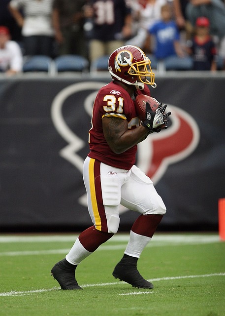 欢迎“状元”归来，富尔茨赛季首秀上演精彩单臂扣篮.